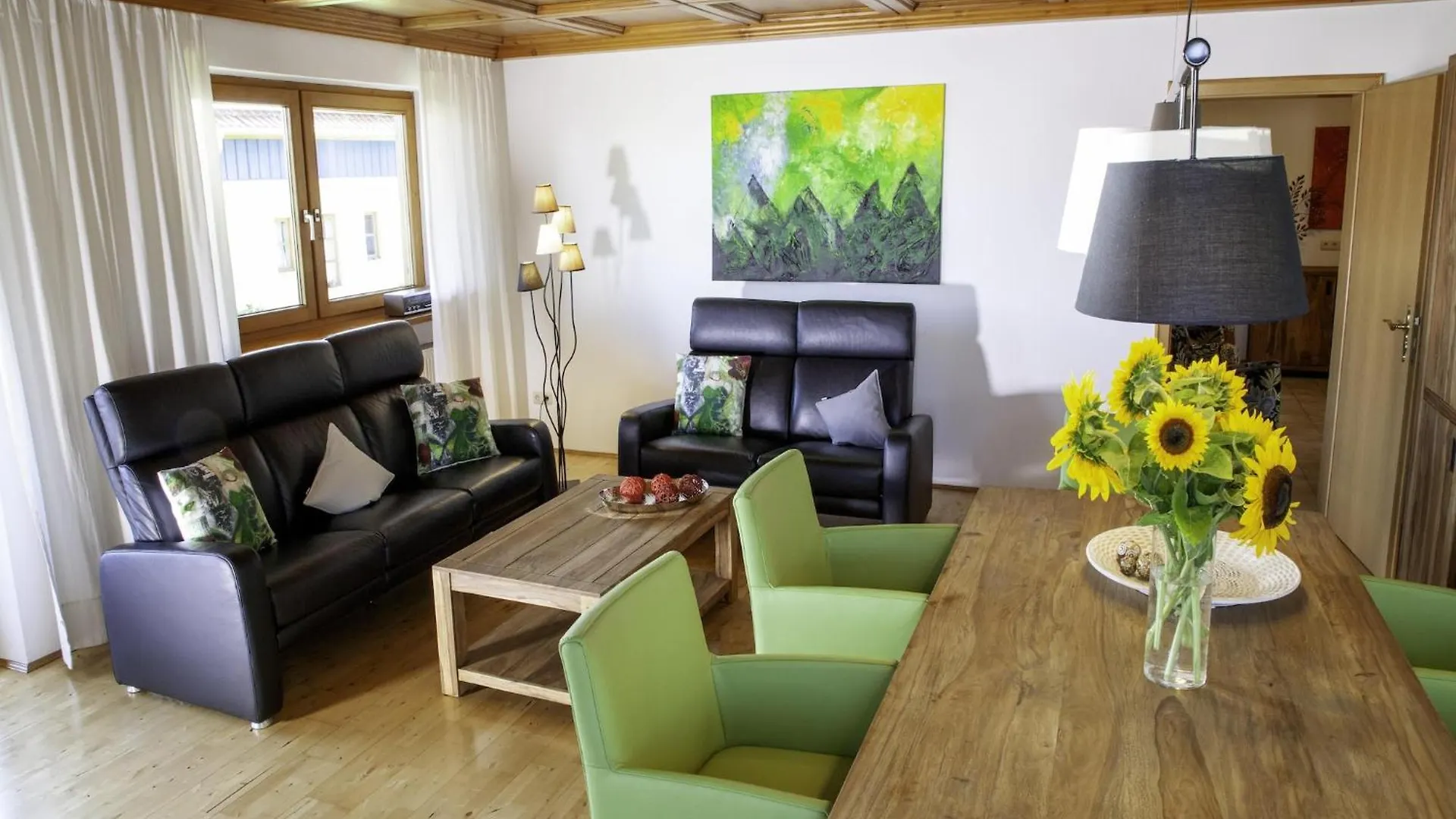 Cozy Apartment In Ruhmannsfelden With Swimming Pool Achslach