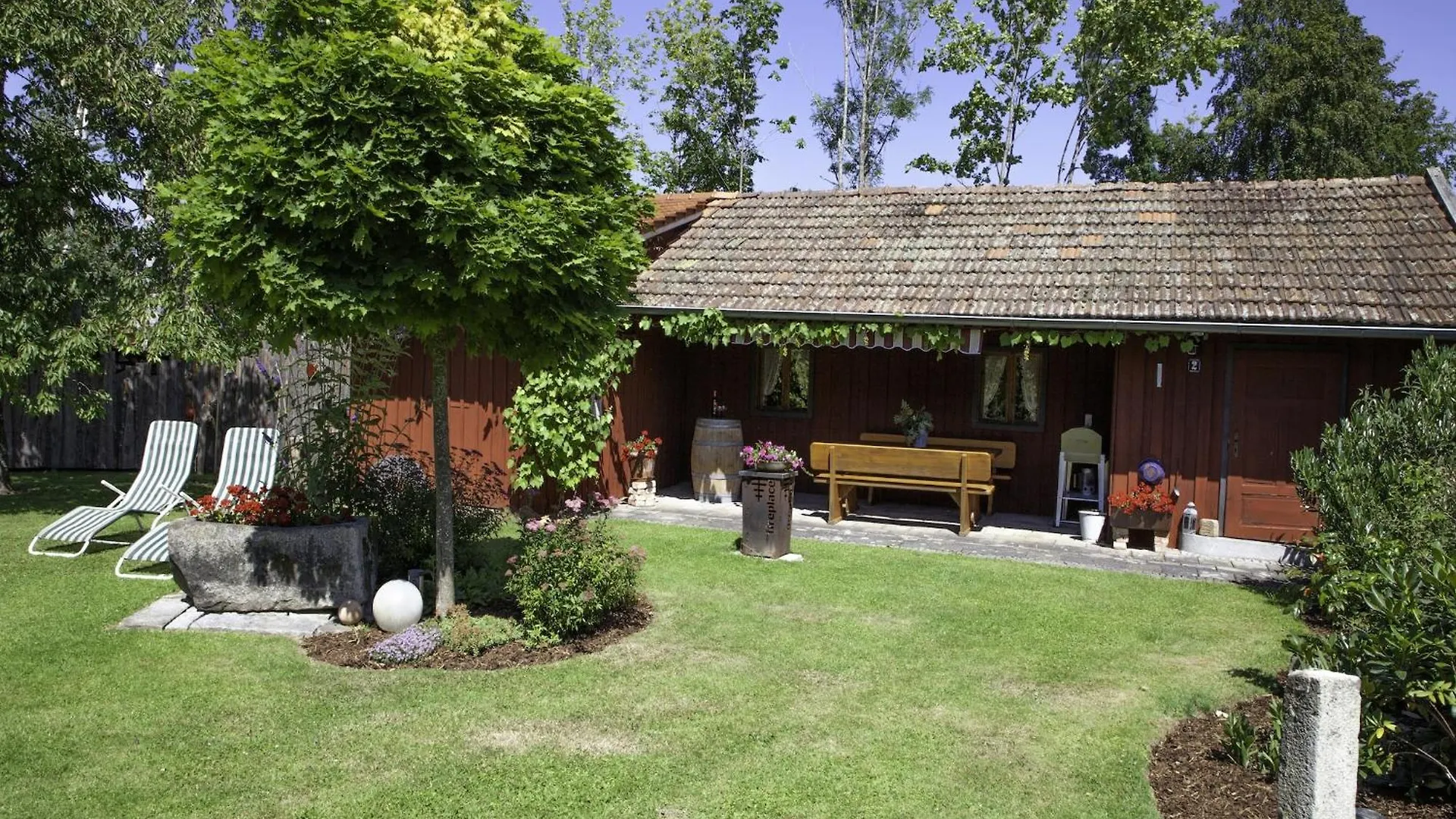 Cozy Apartment In Ruhmannsfelden With Swimming Pool Achslach