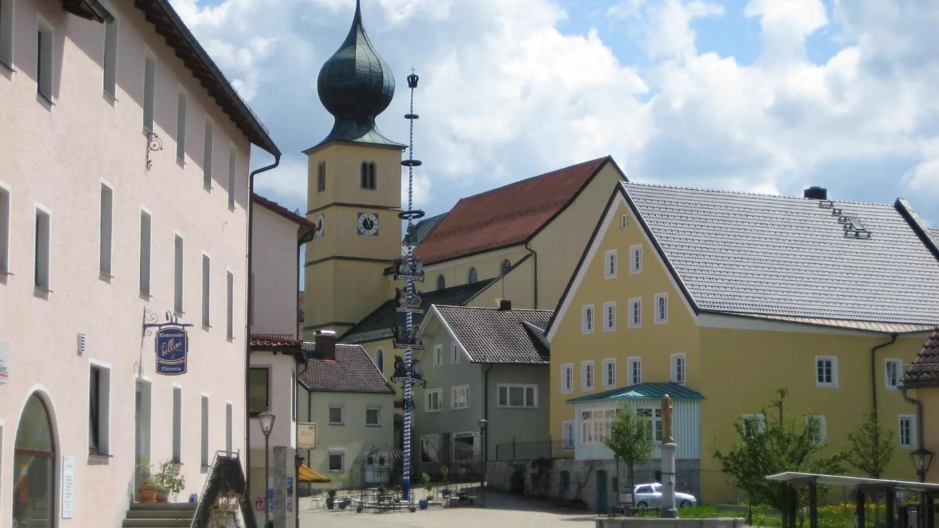 Cozy Apartment In Ruhmannsfelden With Swimming Pool Achslach