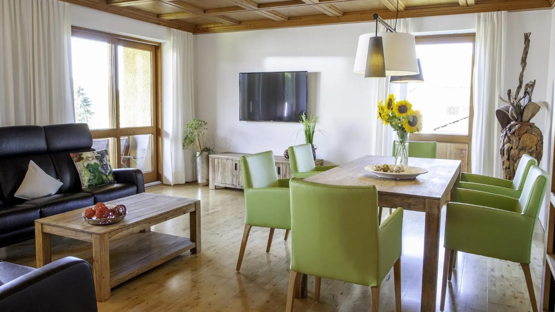 Cozy Apartment In Ruhmannsfelden With Swimming Pool Achslach
