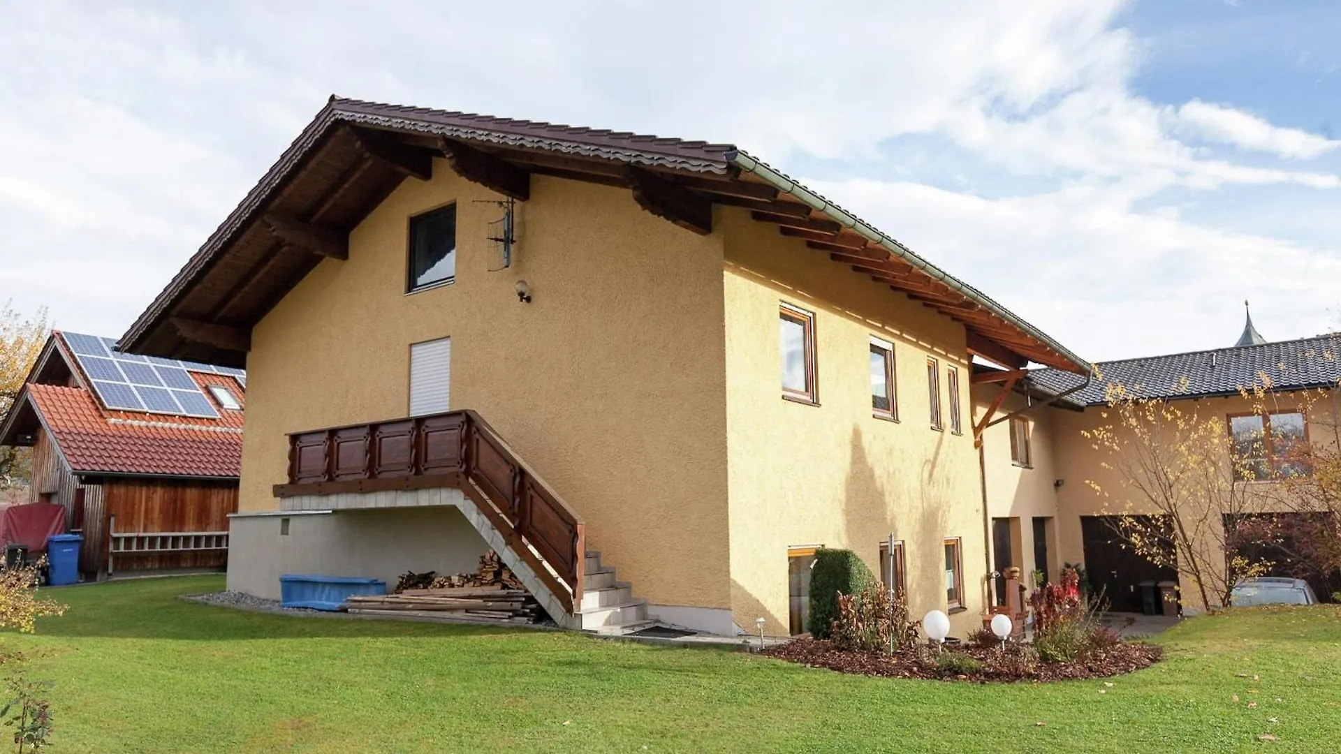 Cozy Apartment In Ruhmannsfelden With Swimming Pool Achslach