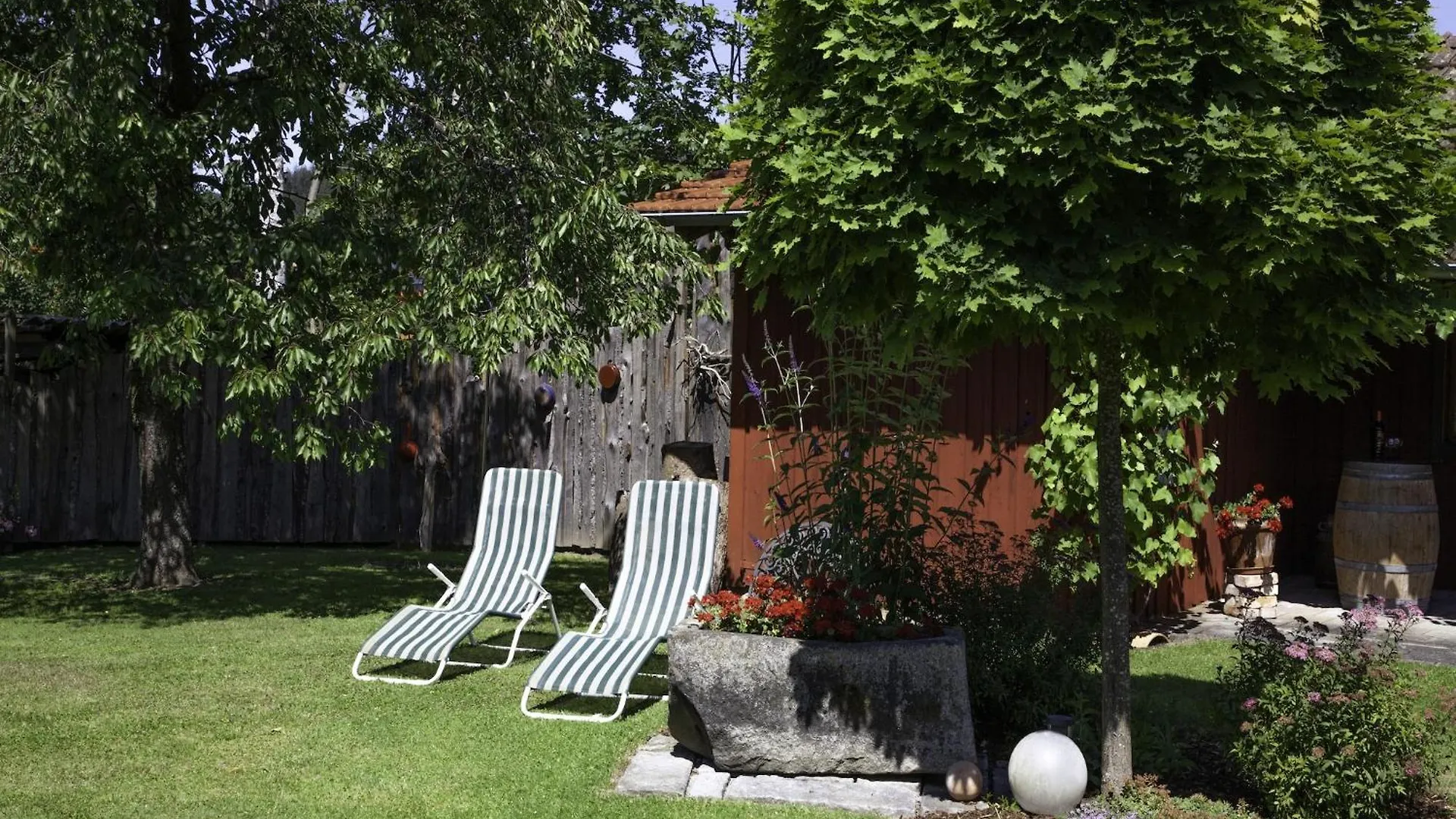 Cozy Apartment In Ruhmannsfelden With Swimming Pool Achslach