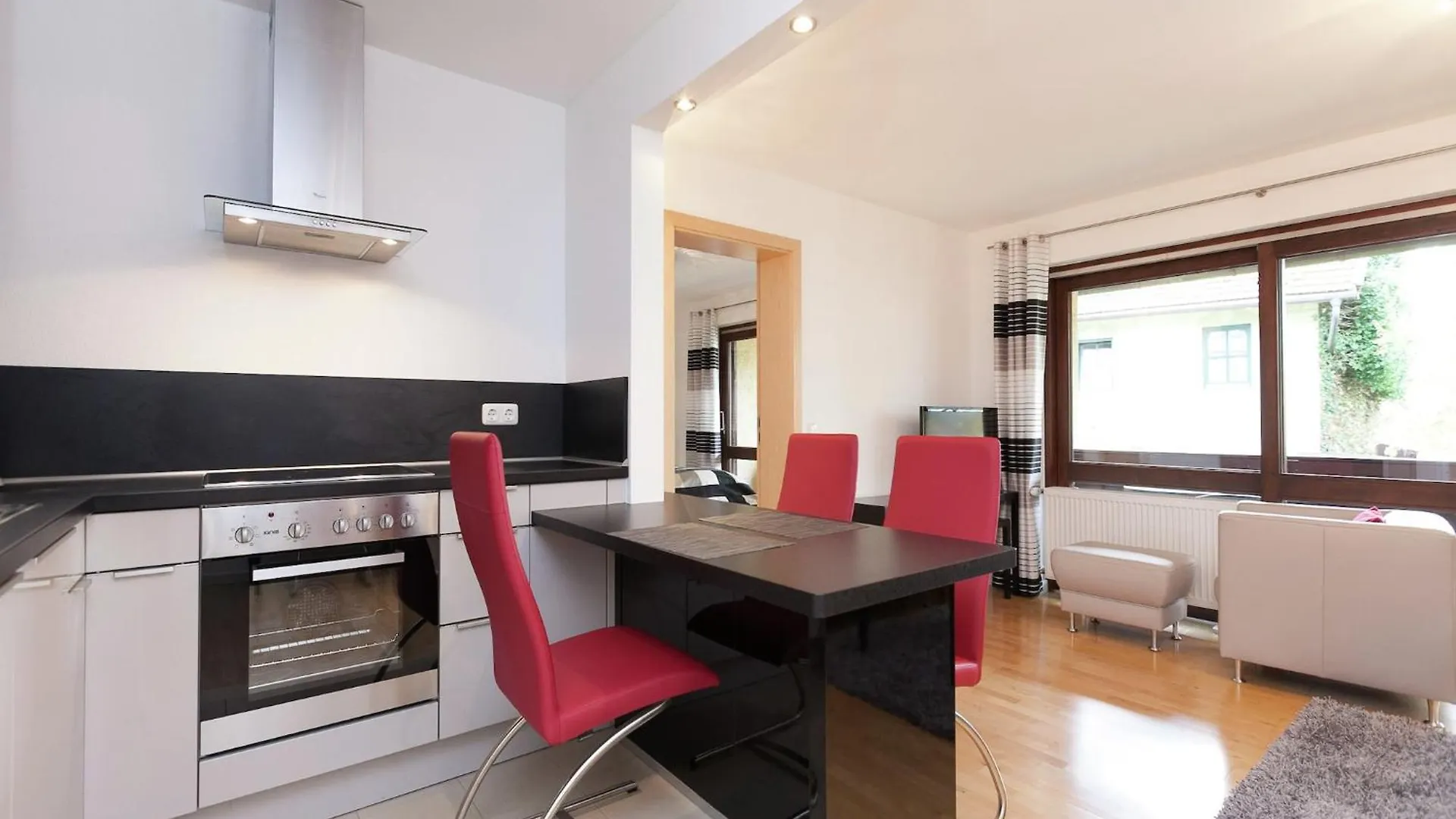 Cozy Apartment In Ruhmannsfelden With Swimming Pool Achslach