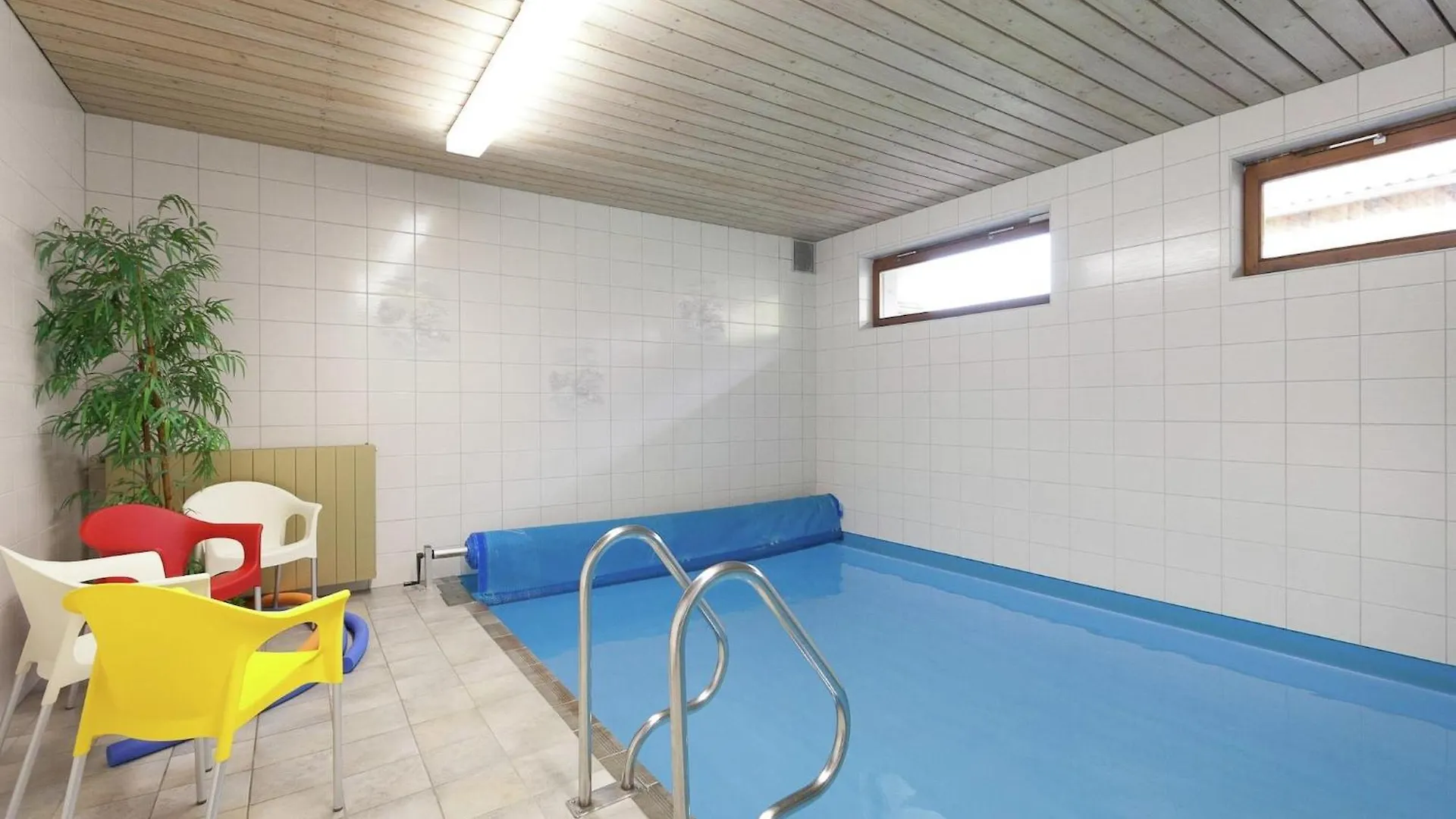 Cozy Apartment In Ruhmannsfelden With Swimming Pool Achslach