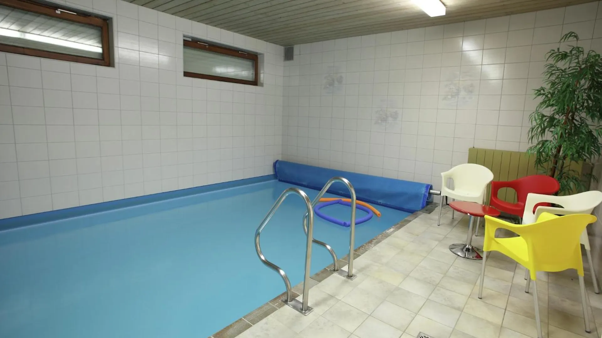 Cozy Apartment In Ruhmannsfelden With Swimming Pool Achslach