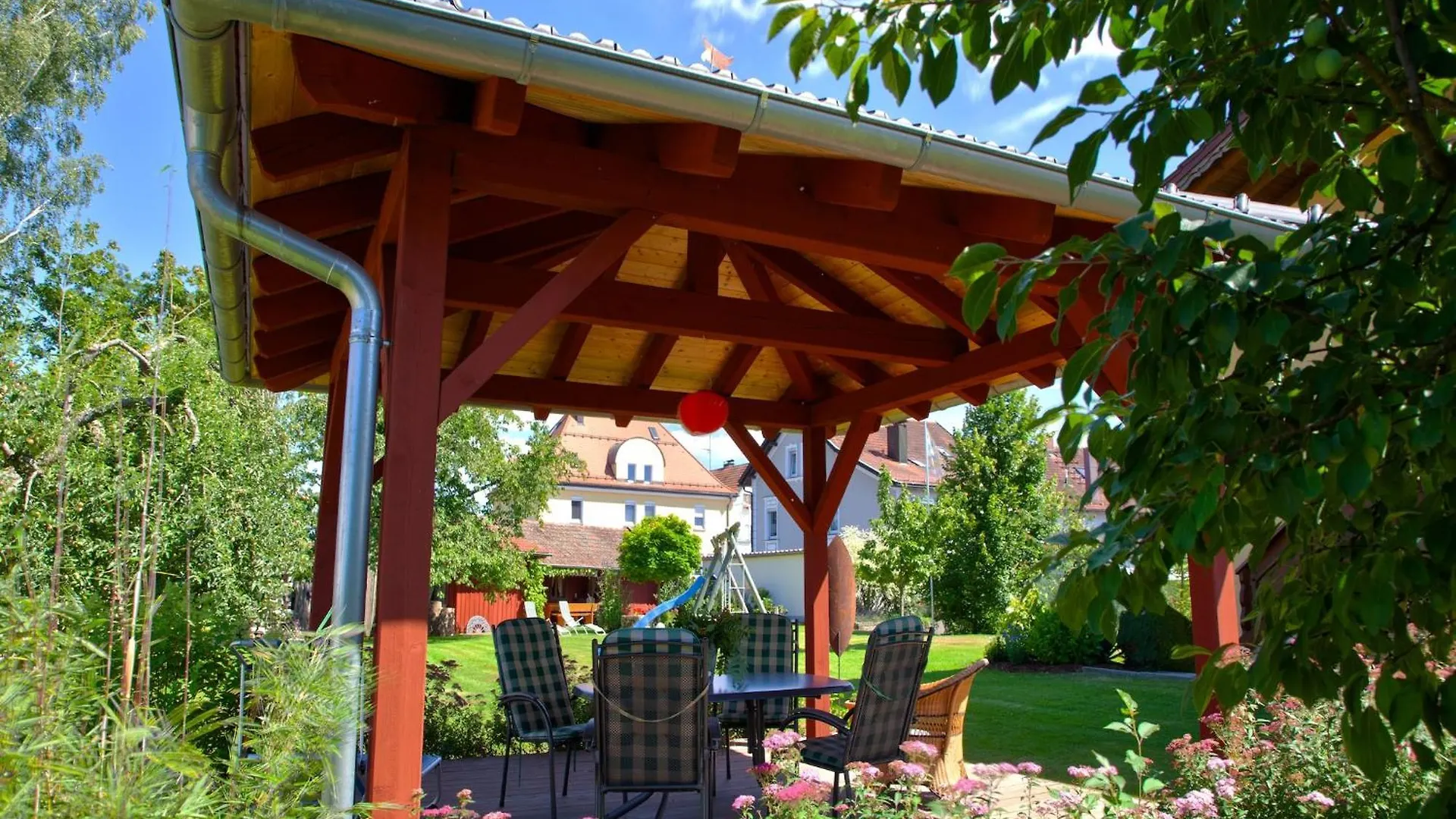 Cozy Apartment In Ruhmannsfelden With Swimming Pool Achslach