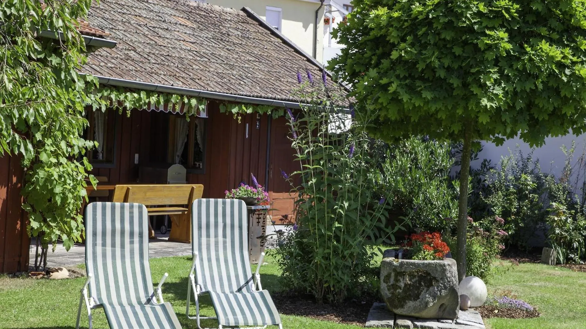 Cozy Apartment In Ruhmannsfelden With Swimming Pool Achslach